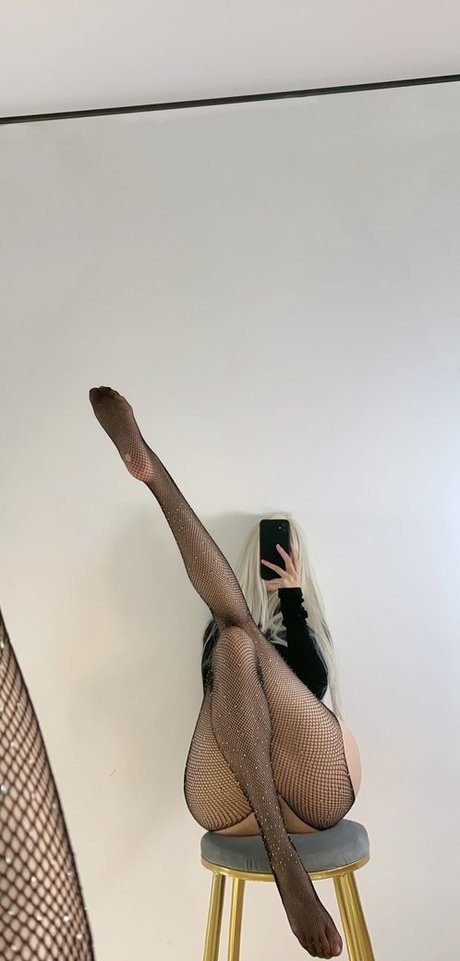 QiaonniuTT hübsche schöne bild