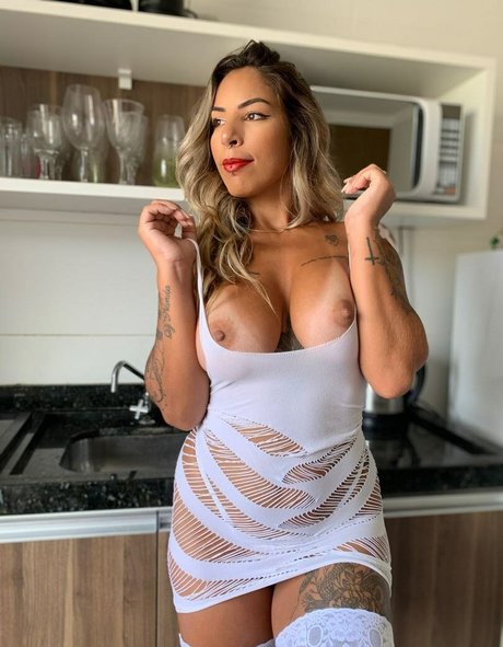 Dj Nanda kostenlose pornographische foto