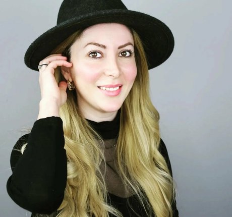 Dunya Vlog schauspielerin erotische galerie