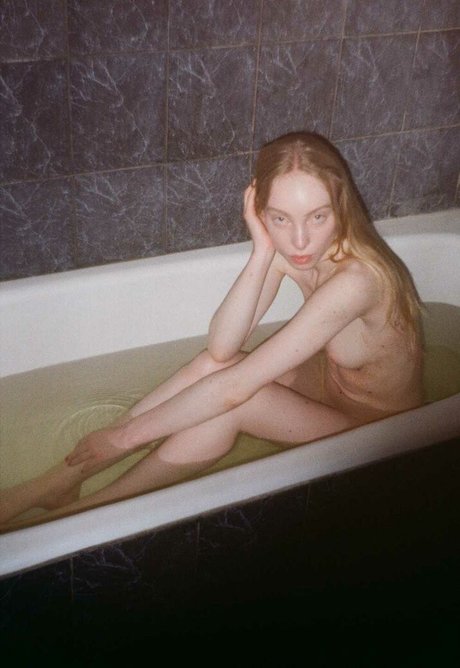Polina Kobzeva kunst nackt bilder