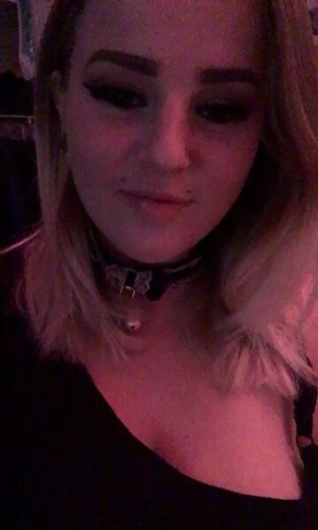 desiraethecat exklusive nackten foto