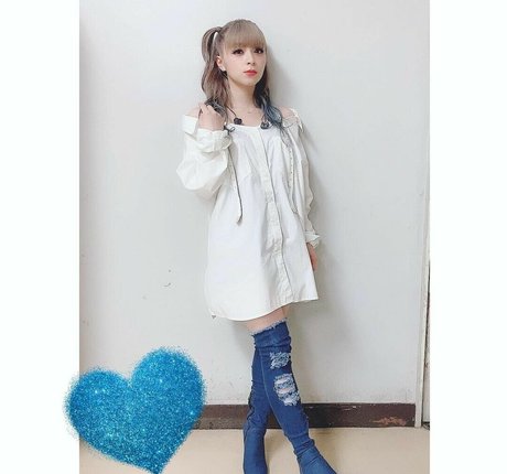 Mai Mizuhashi erwachsene nackte galerie