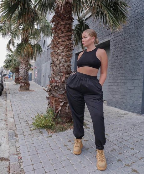 Emmahaggstrom porno kunst archiv