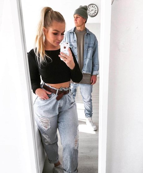 blonde sekretärin onlyfans erotische foto