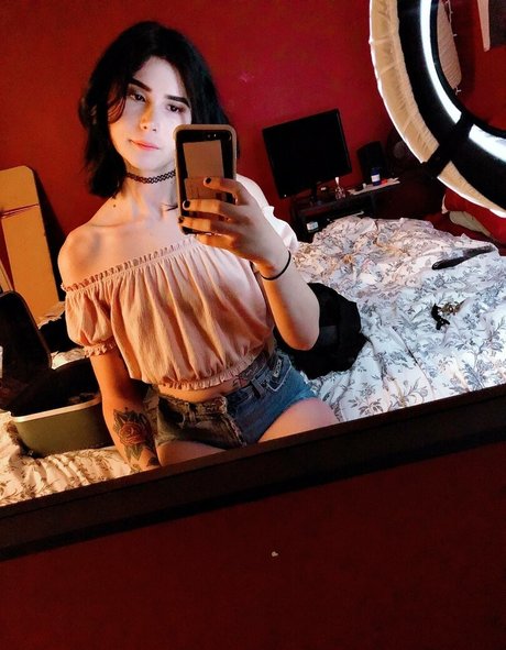 lilliannee nacktheit exklusive galerien