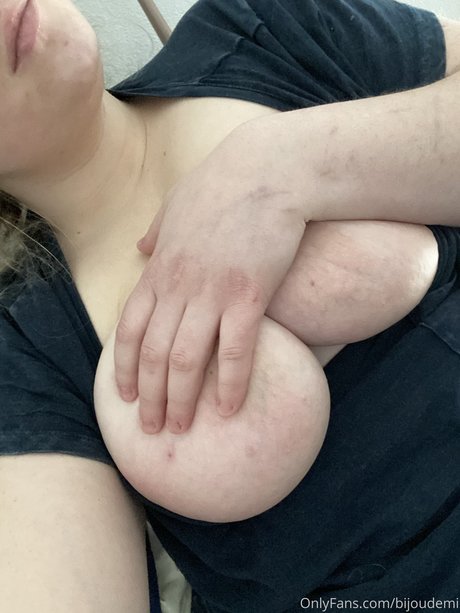 Bijou Demi kostenlose akt archiv