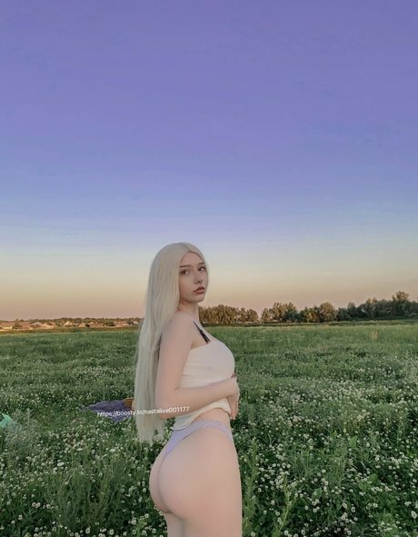 Anastasia Sholocova nackt top foto