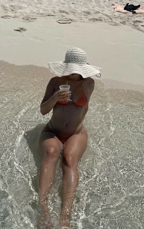 foreignmatee model pornografische foto