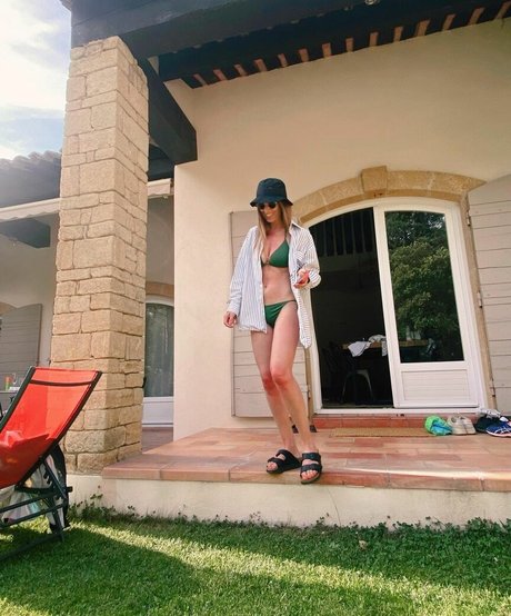 Vanessa Le Moigne erotische exklusive fotos