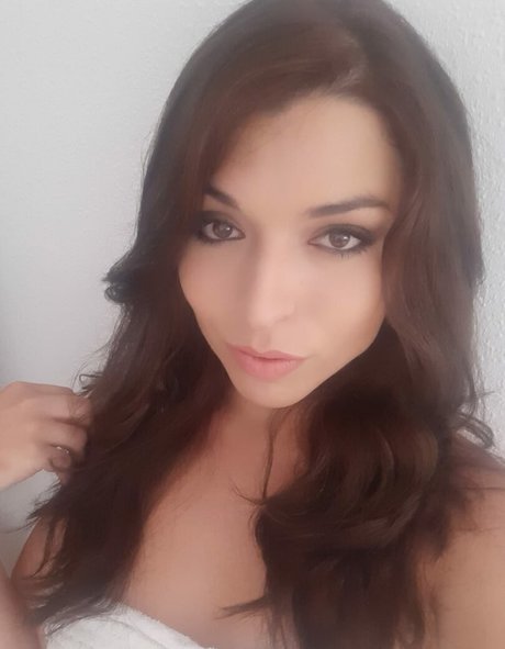 Vibes Victory porno nackte galerie