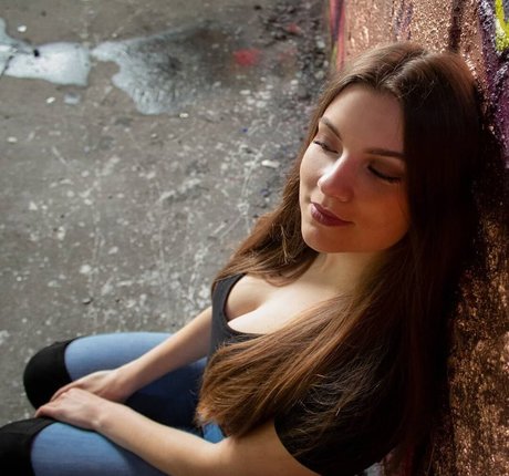 Jasmin Lutke model nackten bild