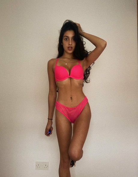 Ariakhan00 sexy erotische fotos