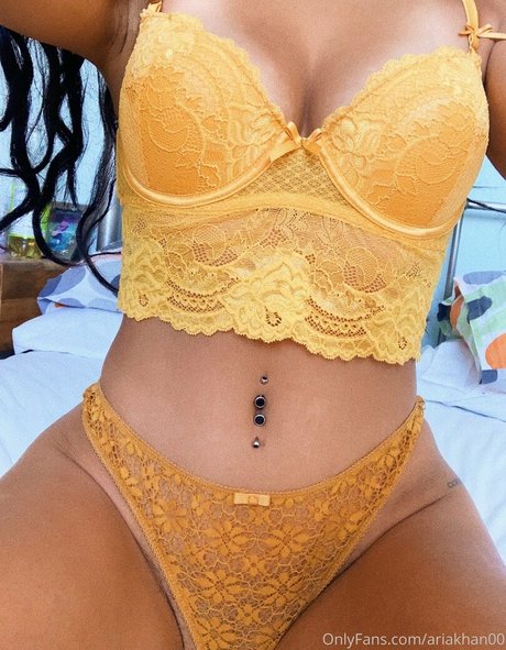 Ariakhan00 erwachsene perfekte fotos