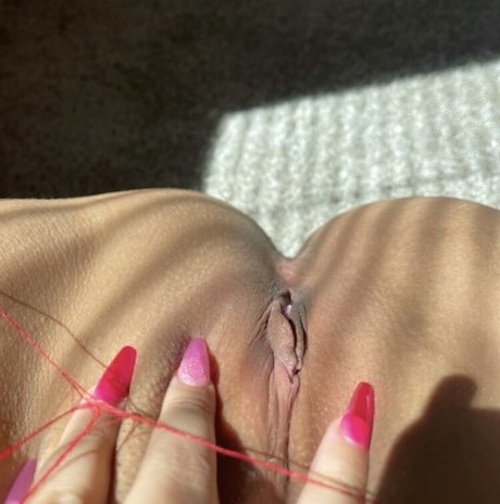 Kate Strada top xxx bild