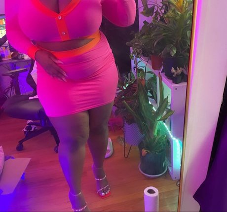 Xmiramira nackt hübsche bild