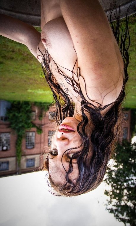 Grinsebaeckchen perfekte nackte bilder