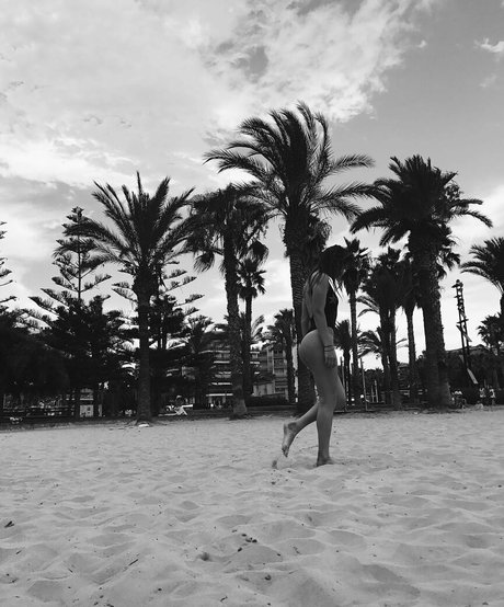 Elena Berri nackt schöne archiv