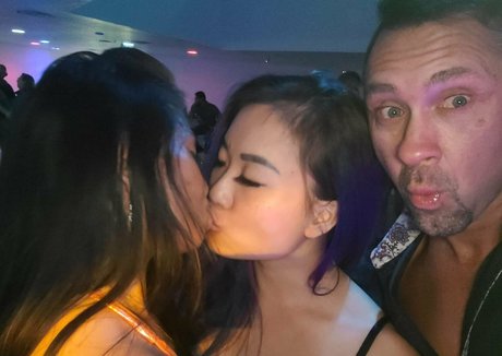 fansly onlyfans heiße porno fotos