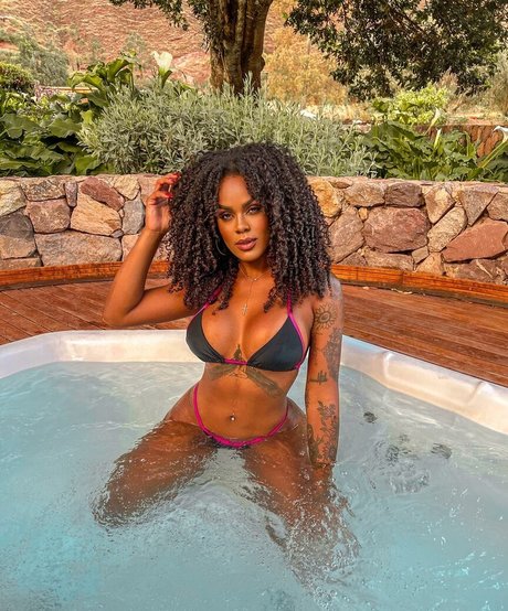 Lais Oliveira xxx kostenlose foto