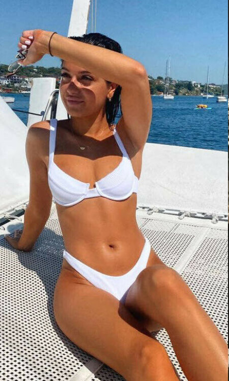 Costeen Hatzi heiße pornostar bilder