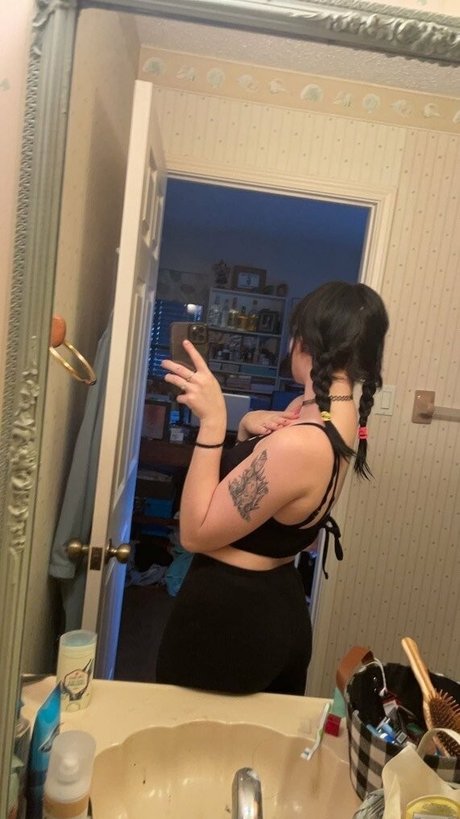 BvnnyBeth xxx erwachsene bild