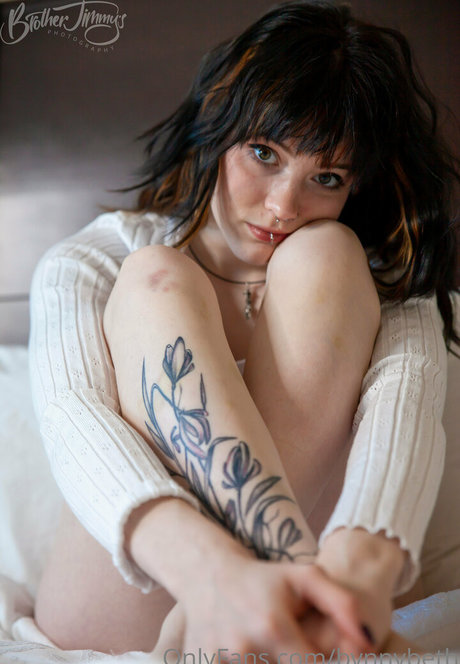 BvnnyBeth hübsche pornostar galerien