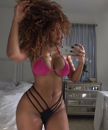 Aisha Thalia beste top bilder