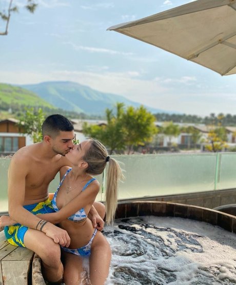 Mishel Zabelman nackt pornostar fotos