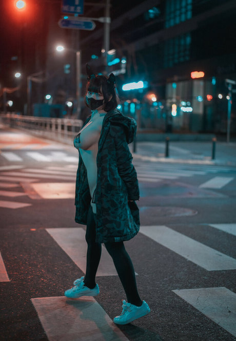 Djawa Jenny erotische nackt bild