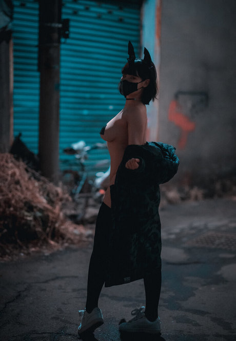 Djawa Jenny exklusive pornostar fotos