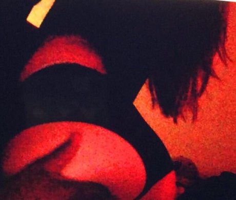 Ellz bellz__ exklusive pornographische bild