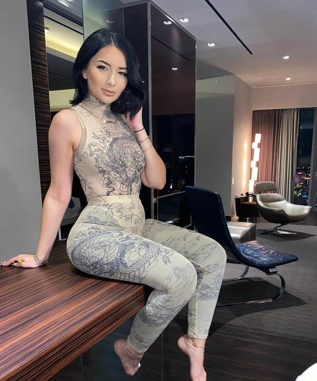 FeetByJo schauspielerin freie bilder