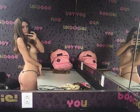 Andrea Rae porno akt bilder