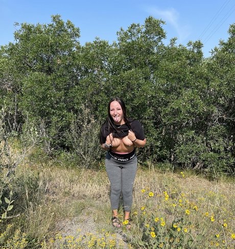 Kdmcakes model nackte fotos