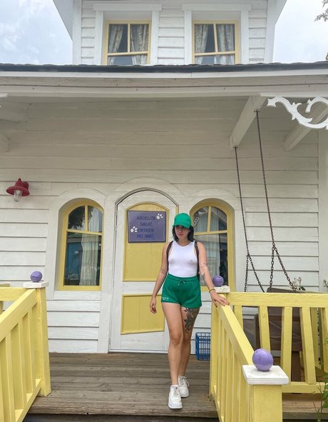 Dinastars nacktheit pornografische bild