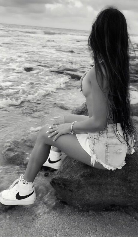 Lia Barlev hd pornographische foto