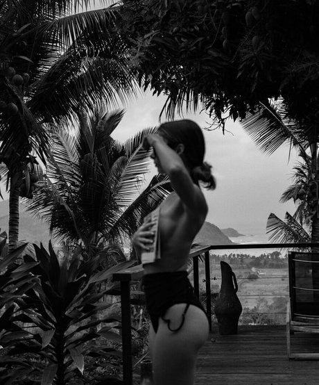 Ebony Jepson hübsche akt bild