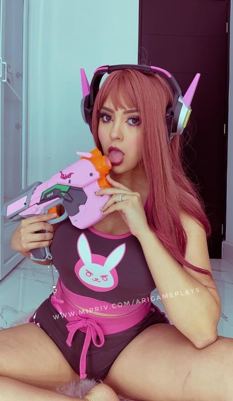 Ari Game Plays sexy erotische archiv