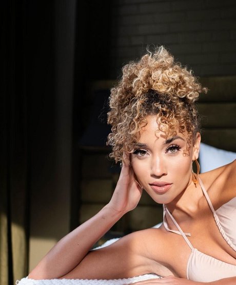 Elle Smith hd erotische bilder