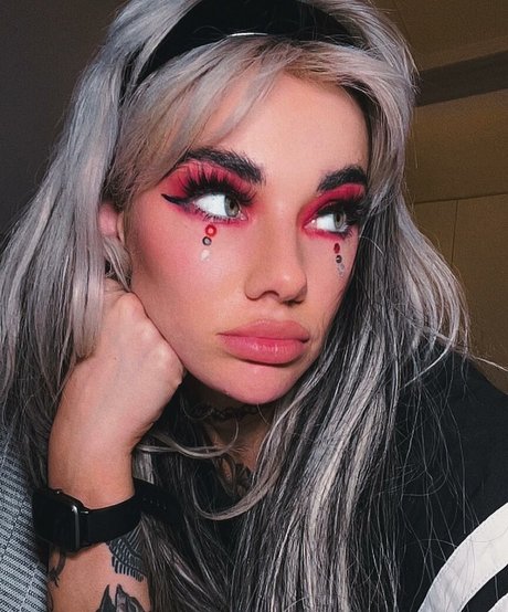 Hannah Taylor erwachsene heiße bild