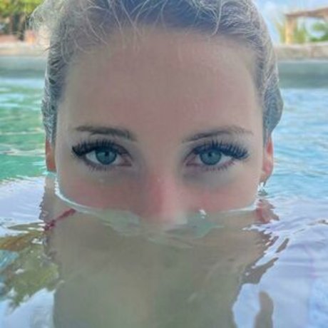 journalisten-onlyfans perfekte pornografische bild