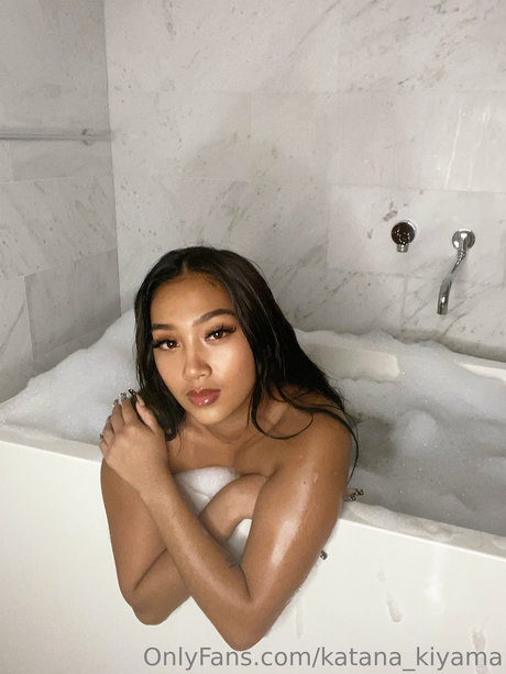 Katana Kiyama_ erwachsene nackten galerien