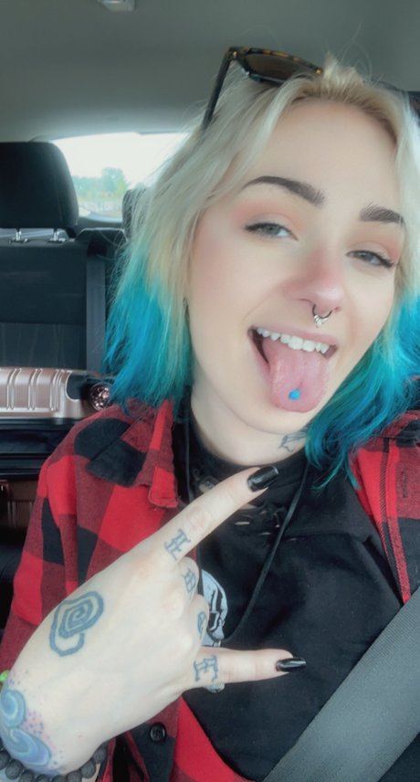 Claire Lavey erotische kunst galerien