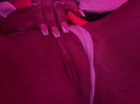 Liv Greenwell_ hübsche freie galerie