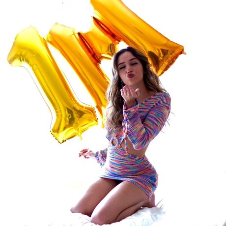 Mimisemaan perfekte nackt fotos