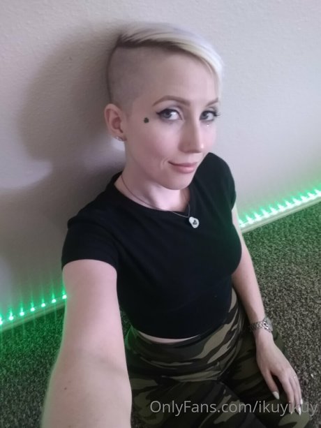 Ikuy Cosplayer nackt kostenlose fotos