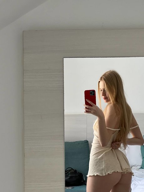 Vlada Dobryak sexy top foto