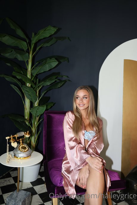 Hailey Grice sexy akt galerie