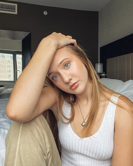 Jordan Burton nackt schöne fotos