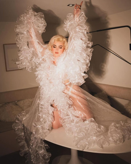 Stefania Ferrario schöne erwachsene bild